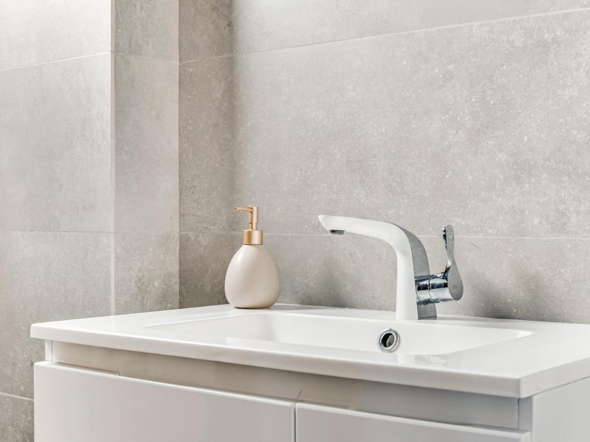 Sanders Coral Court Penthouse - Cute 3-Bedroom Apartment With Balcony Лімасол Екстер'єр фото